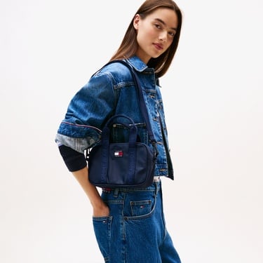  Tommy Jeans Essentials Daily Kadın Lacivert El Çantası