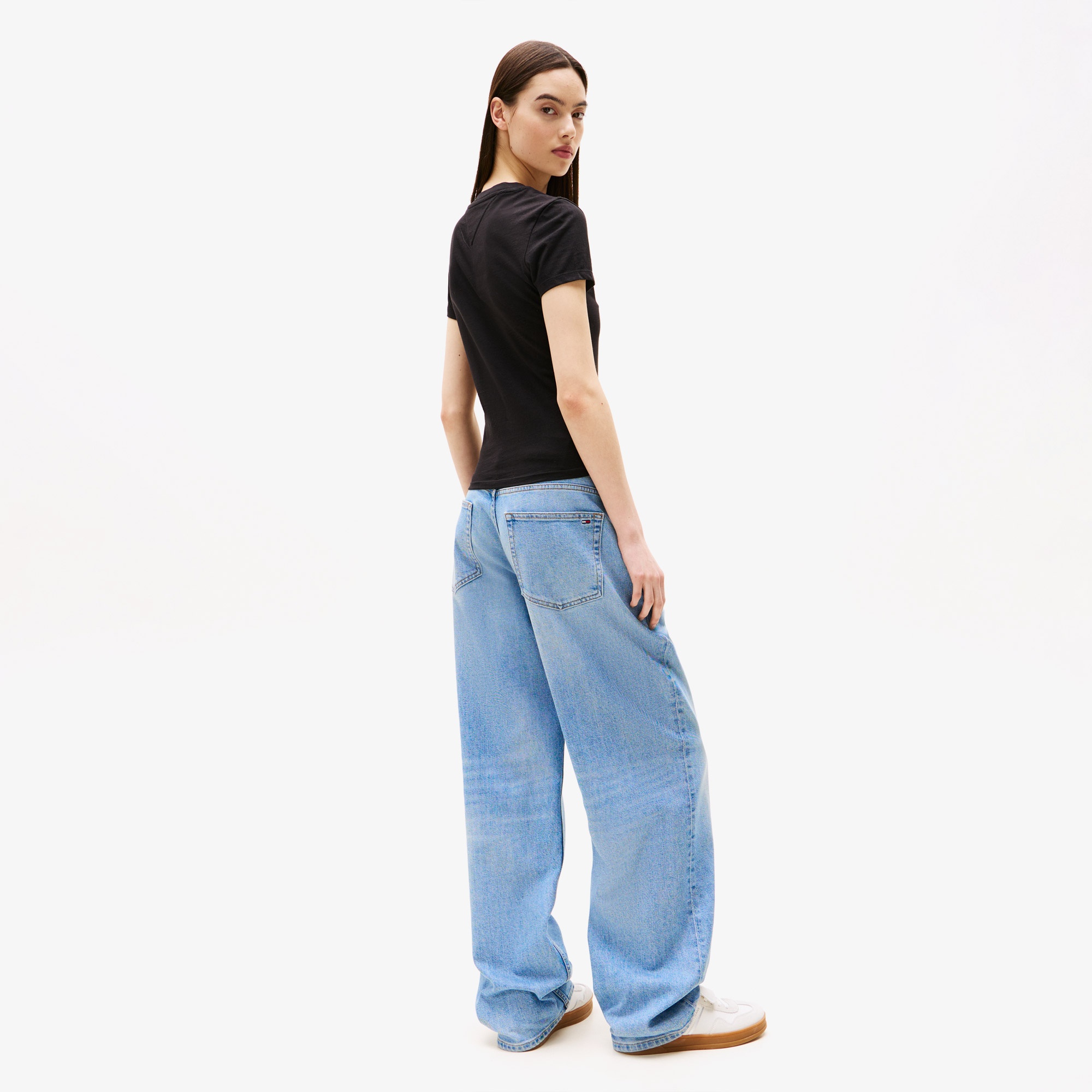 Tommy Jeans Slim Linear Kadın Siyah T-Shirt