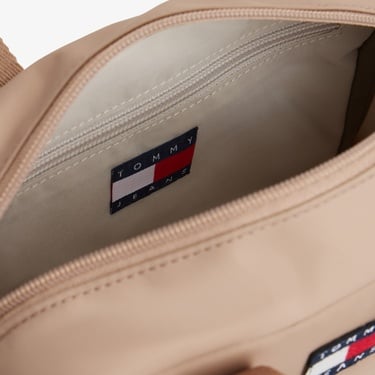  Tommy Jeans Essentials Daily Kadın Bej El Çantası