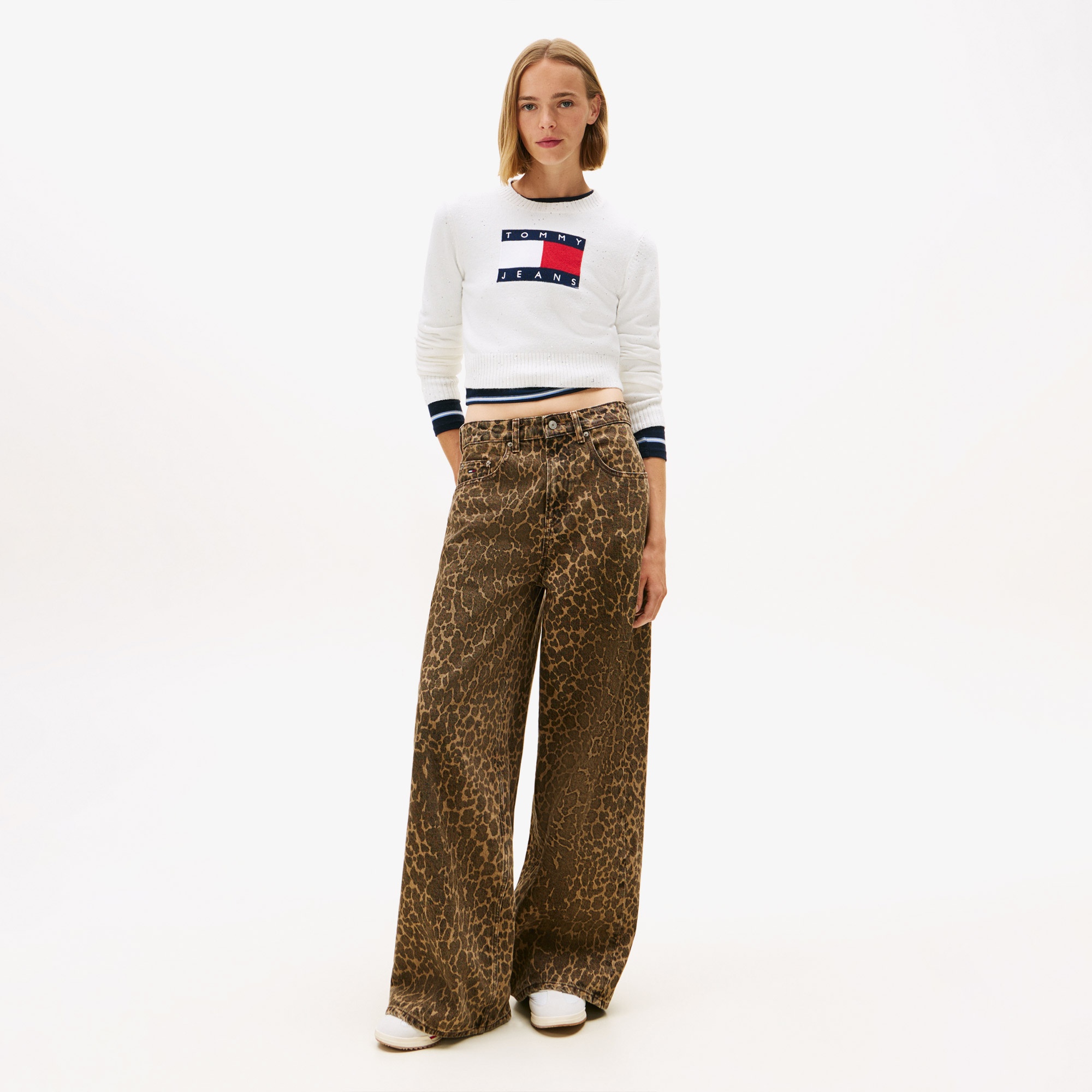 Tommy Jeans Sparkle Flag Kadın Beyaz Kazak