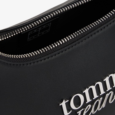  Tommy Jeans Bold Script Kadın Siyah Omuz Çantası