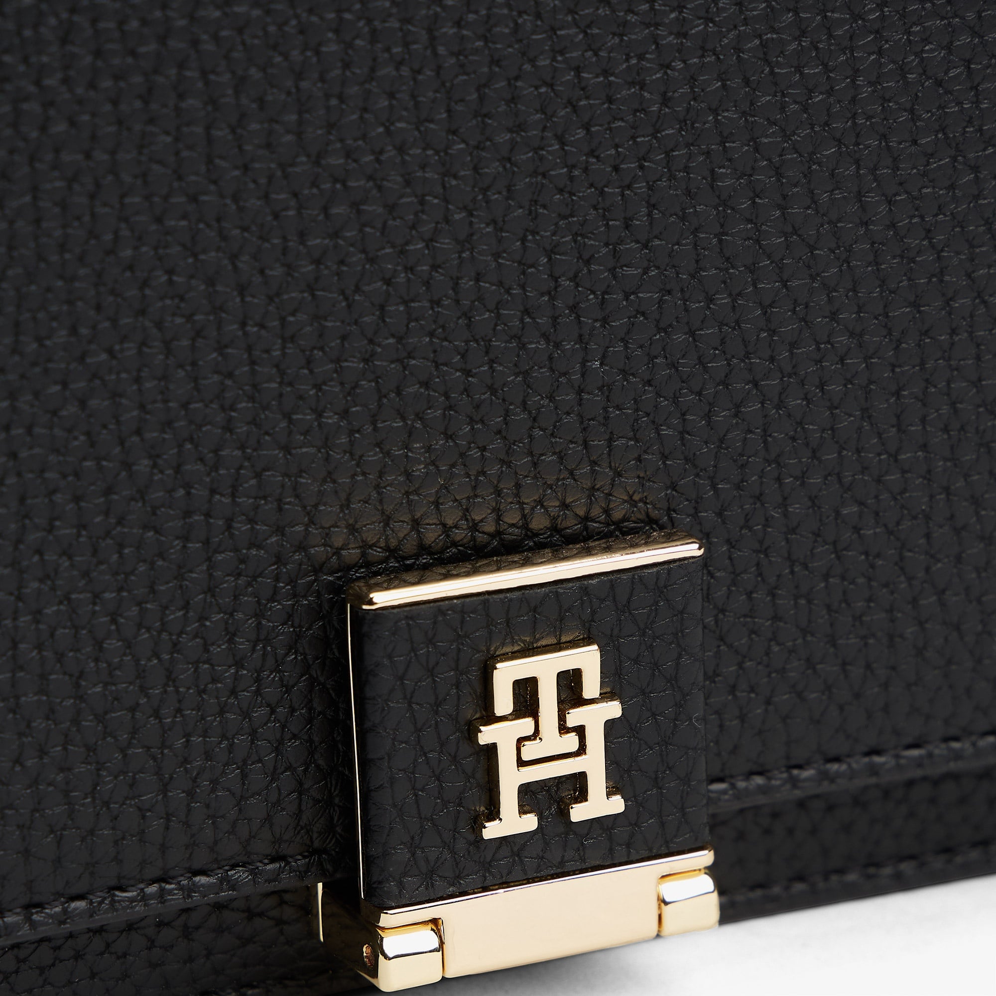 Tommy Hilfiger Her Mini Kadın Siyah Çapraz Çanta