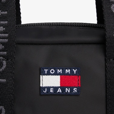  Tommy Jeans Essentials Daily Kadın Siyah El Çantası