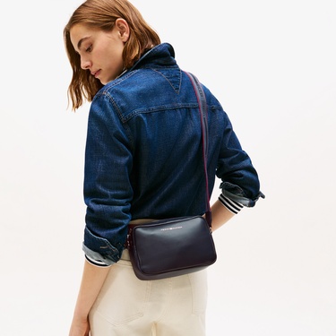  Tommy Hilfiger Logotape Kadın Lacivert Çapraz Çanta