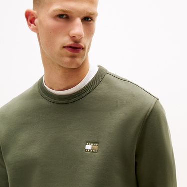  Tommy Jeans Regular Badge Erkek Yeşil Sweatshirt