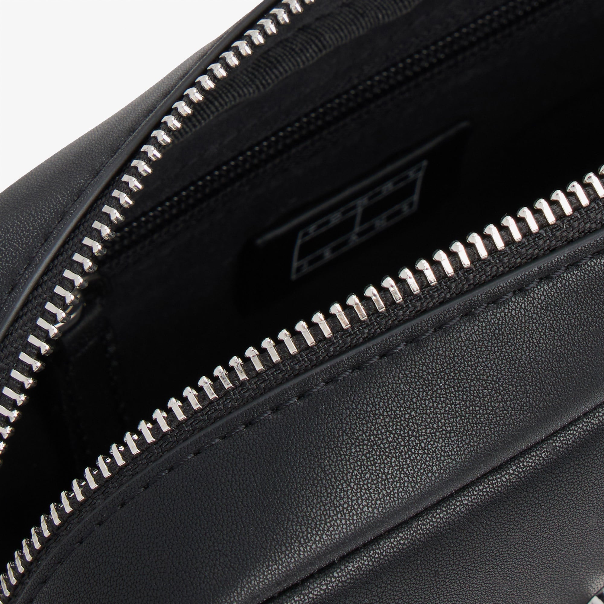 Tommy Jeans Bold Script Kadın Siyah Omuz Çantası