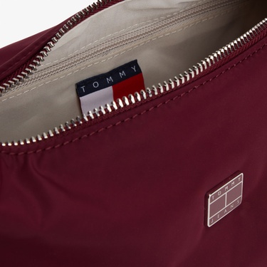  Tommy Jeans Urban Nylon Kadın Bordo Omuz Çantası