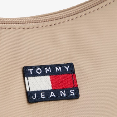  Tommy Jeans Essentials Daily Kadın Kahverengi Omuz Çantası