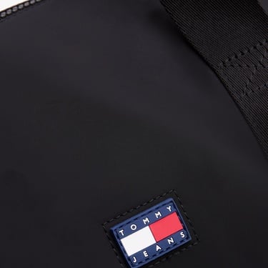  Tommy Jeans Urban Duffle Erkek Siyah Spor Çantası