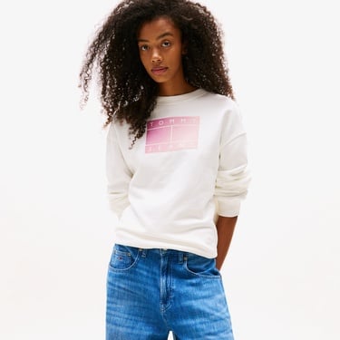  Tommy Jeans Relax Gradient Flag Kadın Beyaz Sweatshirt