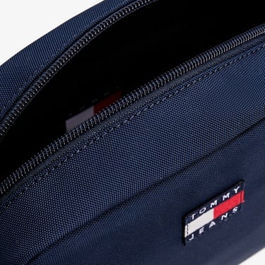  Tommy Jeans Daily Kadın Lacivert Çapraz Çanta