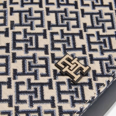  Tommy Hilfiger Jacquard Flap Kadın Mavi Çapraz Çanta