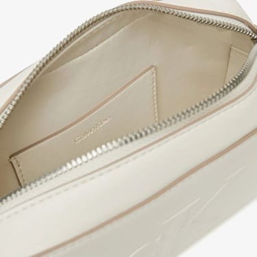  Calvin Klein Sculpted Camera Kadın Haki El Çantası