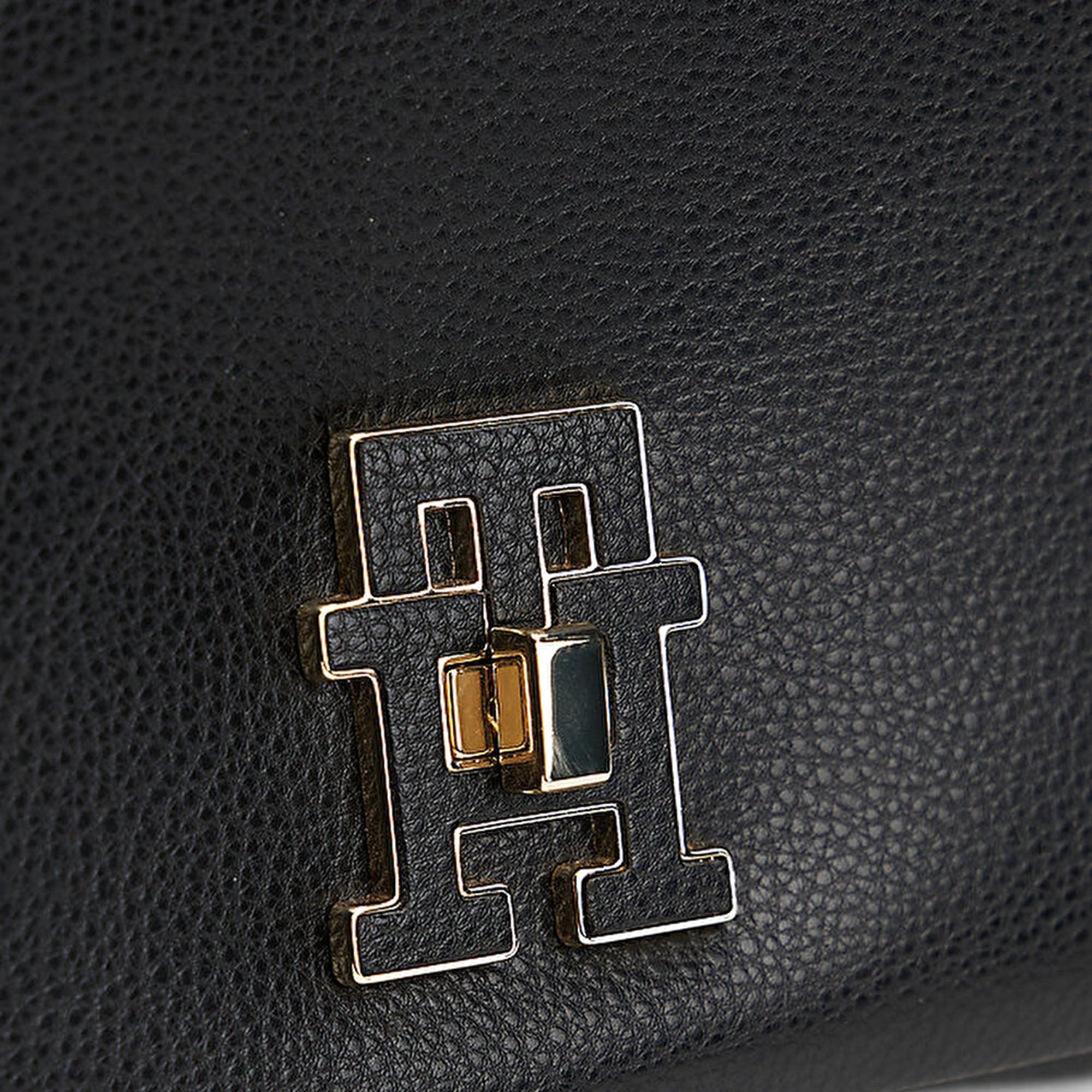 Tommy Hilfiger Modern Mini Kadın Siyah Çapraz Çanta