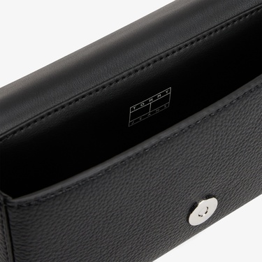  Tommy Jeans Must Flap Kadın Siyah Çapraz Çanta