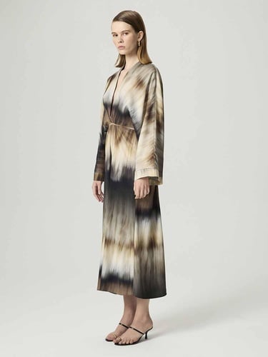  Batik Desenli Maxi Elbise