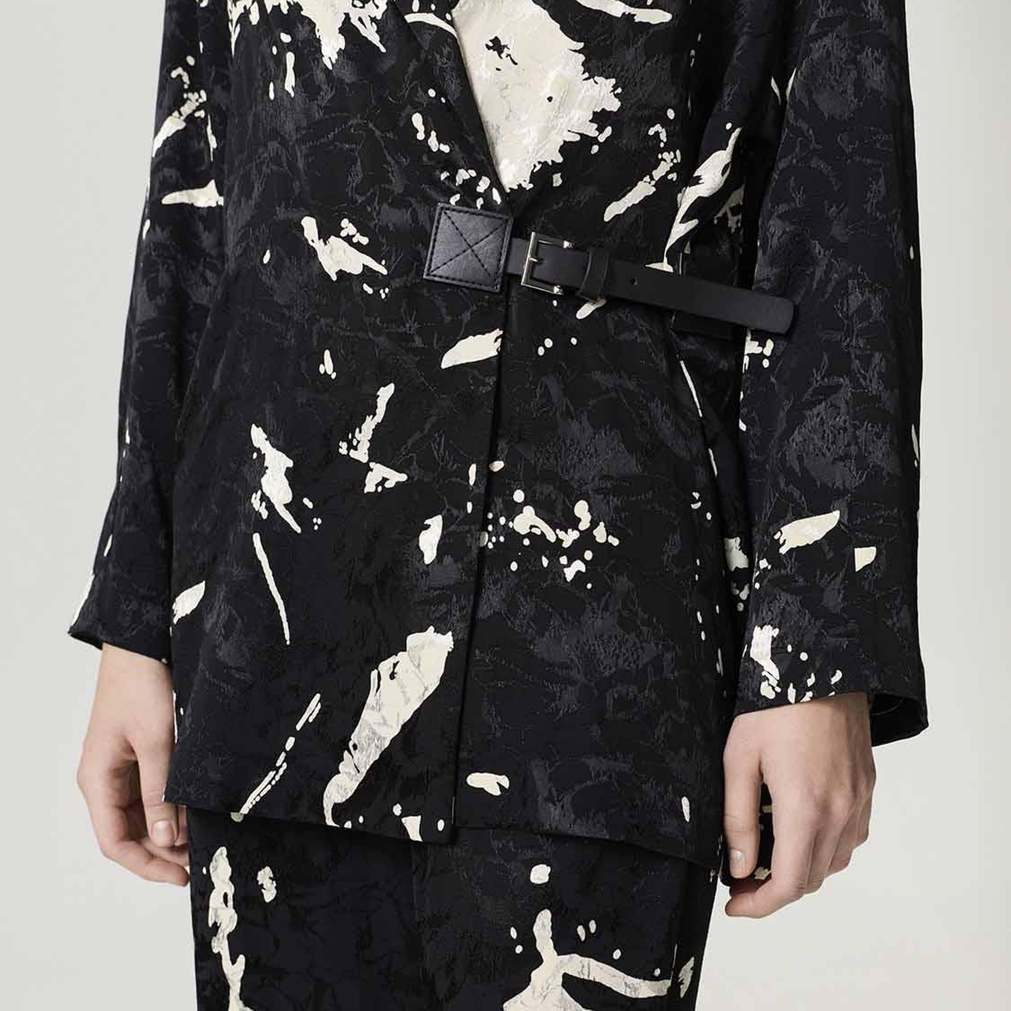 Kemer Detaylı Ceket