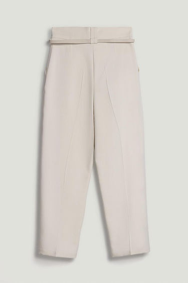  Kemer Detaylı Pantolon