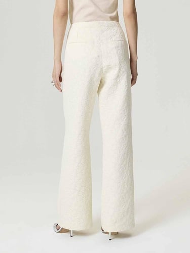  Detay Kumaşlı Pantolon