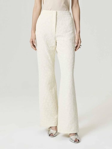  Detay Kumaşlı Pantolon