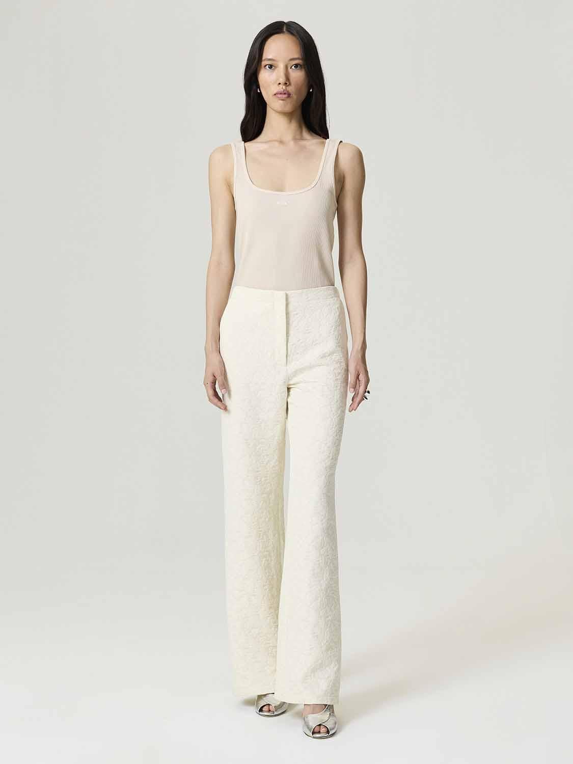  Detay Kumaşlı Pantolon