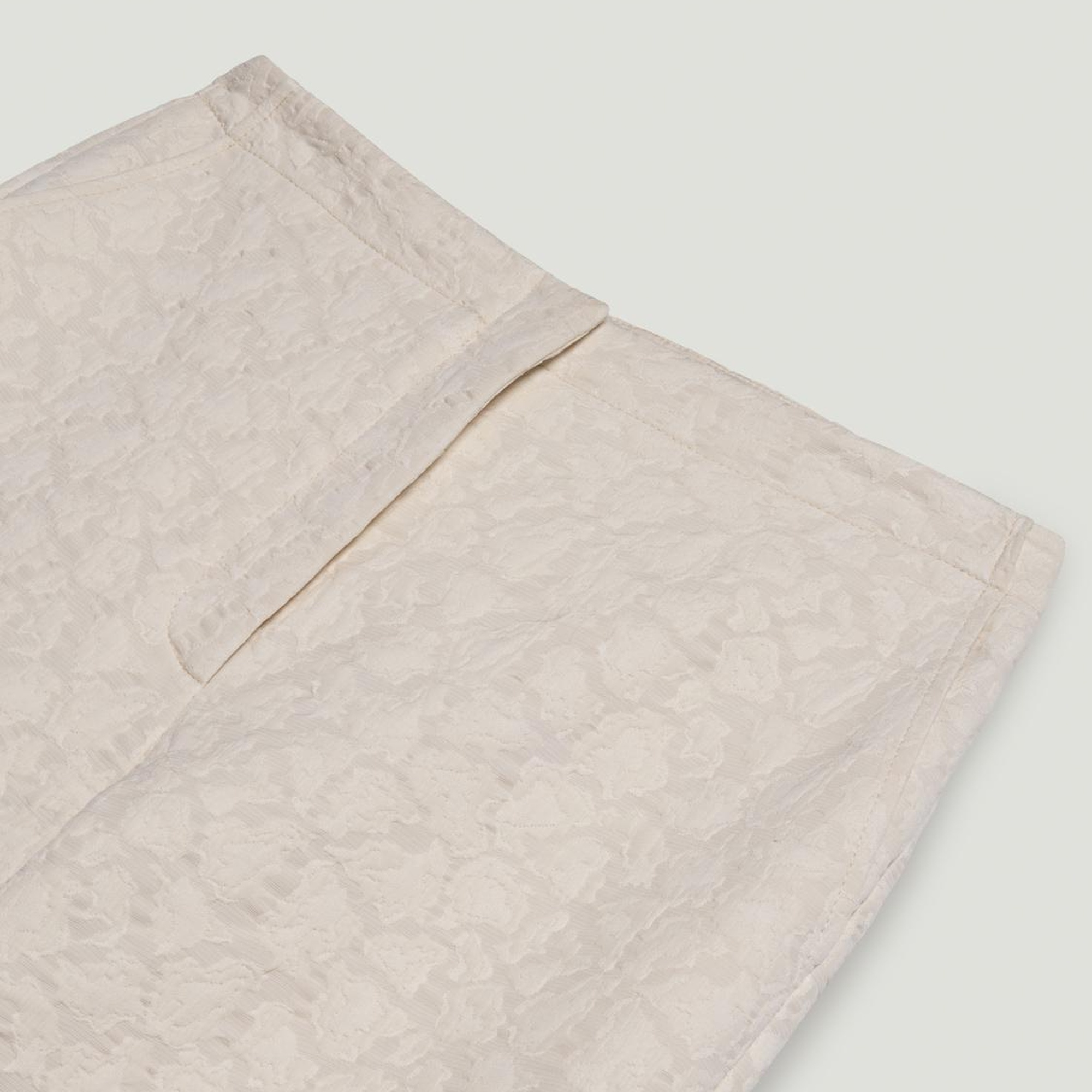 Detay Kumaşlı Pantolon