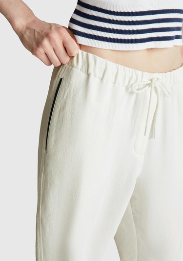  Kadın Krem Beli Bağcıklı Cepli Pantolon