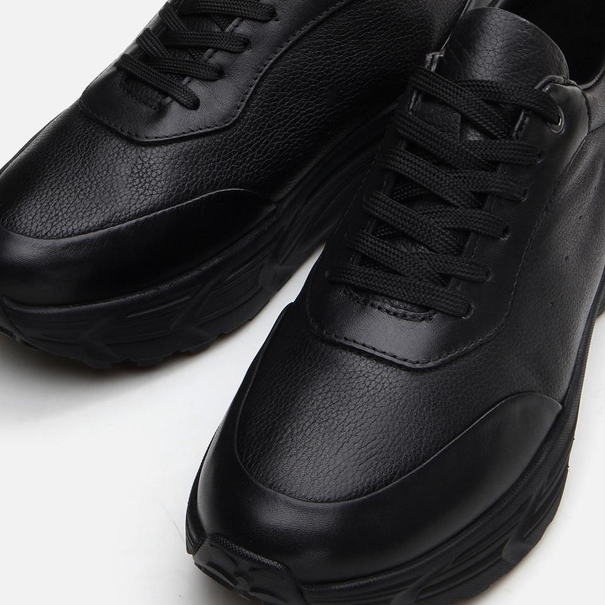 Erkek Deri Siyah Spor Ayakkabı