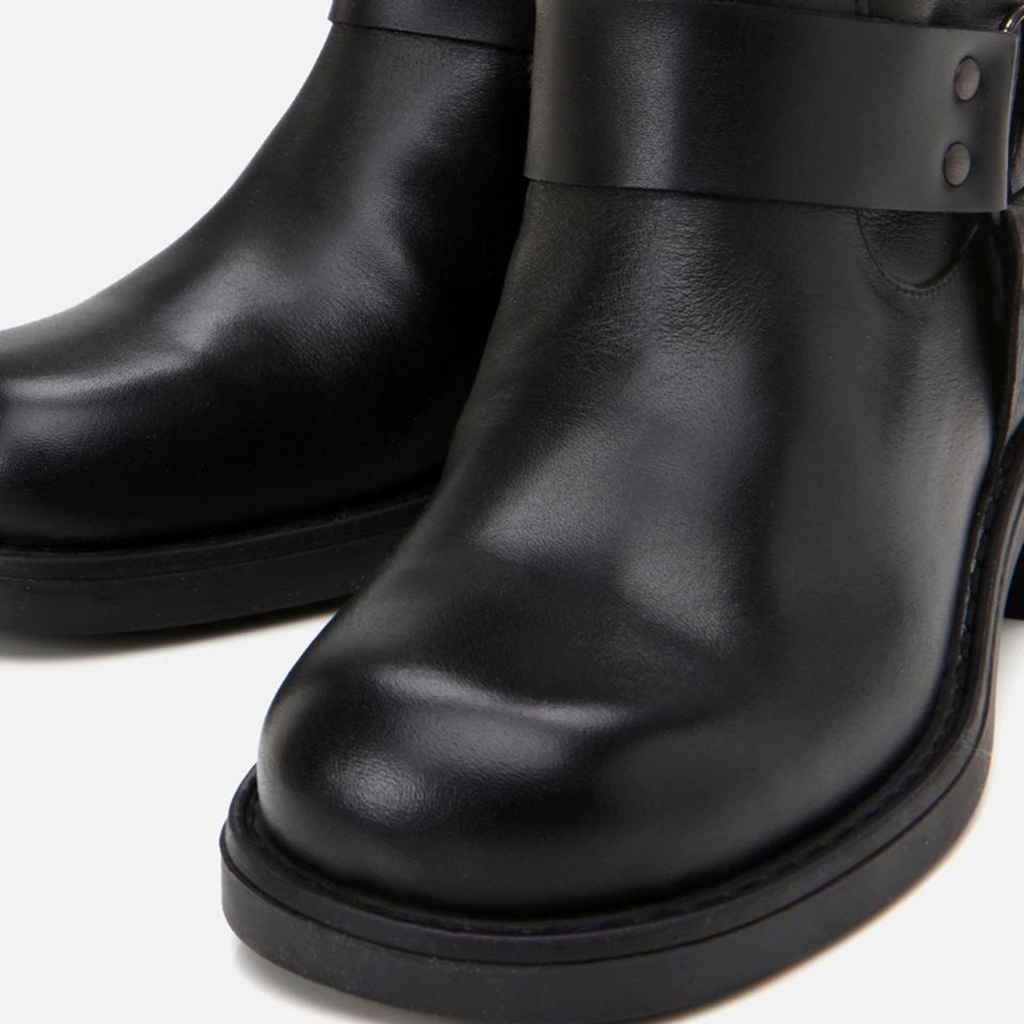 Kadın Deri Siyah Çizme