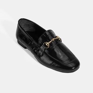  Kadın Siyah Kroko Baskılı Toka Detaylı Deri Loafer