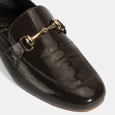  Kadın Kahve Kroko Baskılı Toka Detaylı Deri Loafer