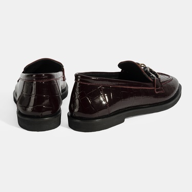  Kadın Bordo Kroko Baskılı Toka Detaylı Deri Loafer