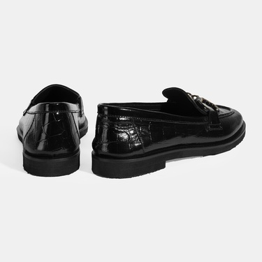  Kadın Siyah Kroko Baskılı Toka Detaylı Deri Loafer