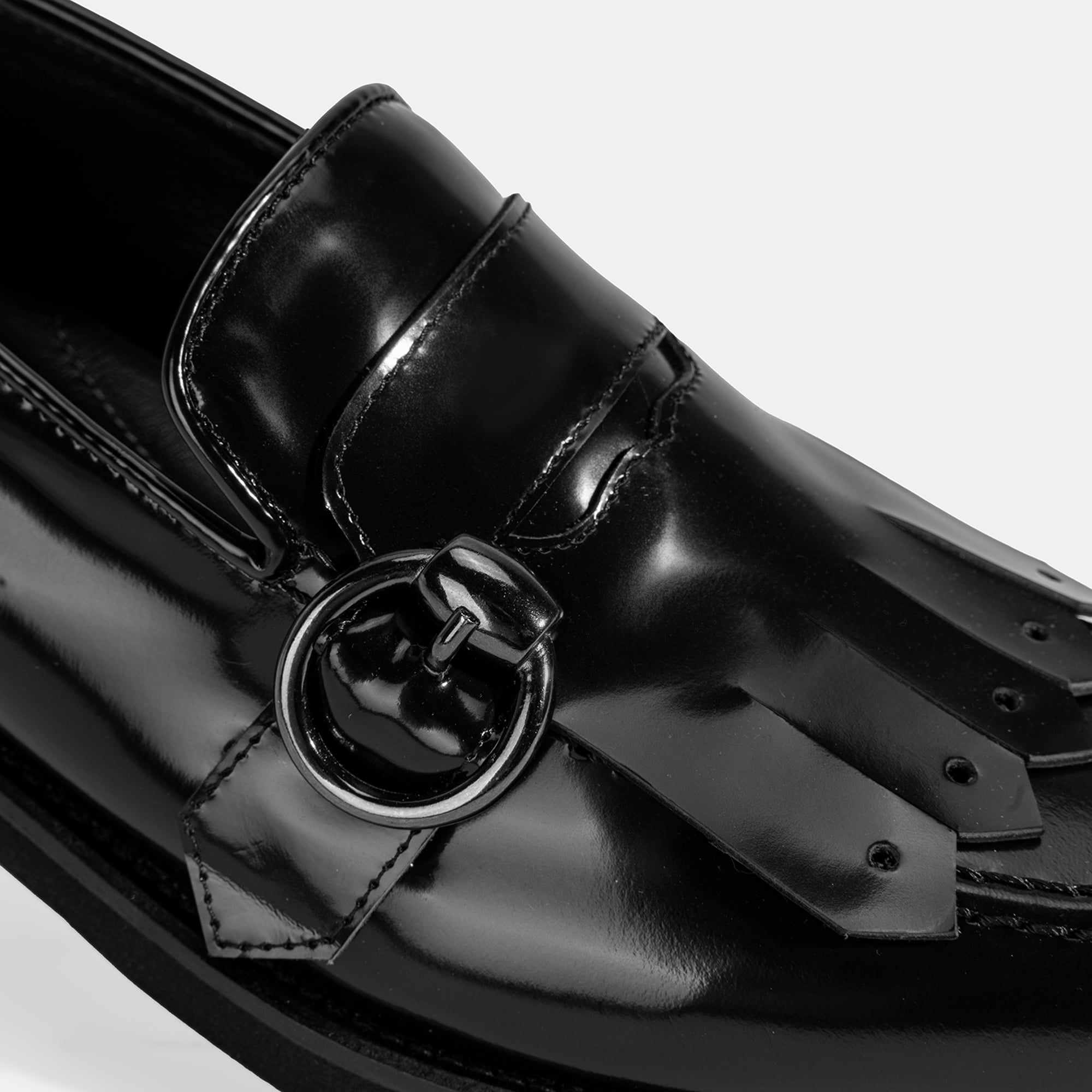 Luca Grossi Kadın Siyah Püskül Detaylı Deri Loafer