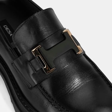  Erkek Siyah Metal Toka Detaylı Deri Loafer