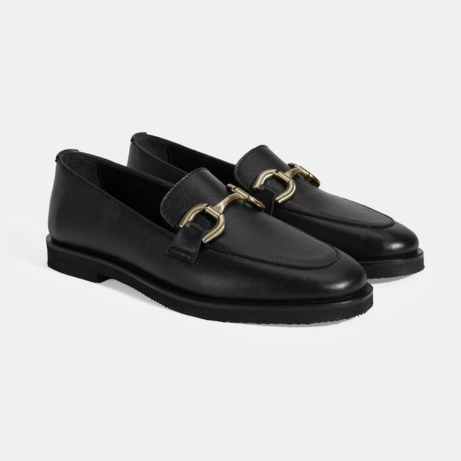  Kadın Siyah Metal Toka Aksesuarlı Deri Loafer