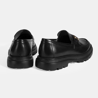  Erkek Siyah Metal Toka Detaylı Deri Loafer
