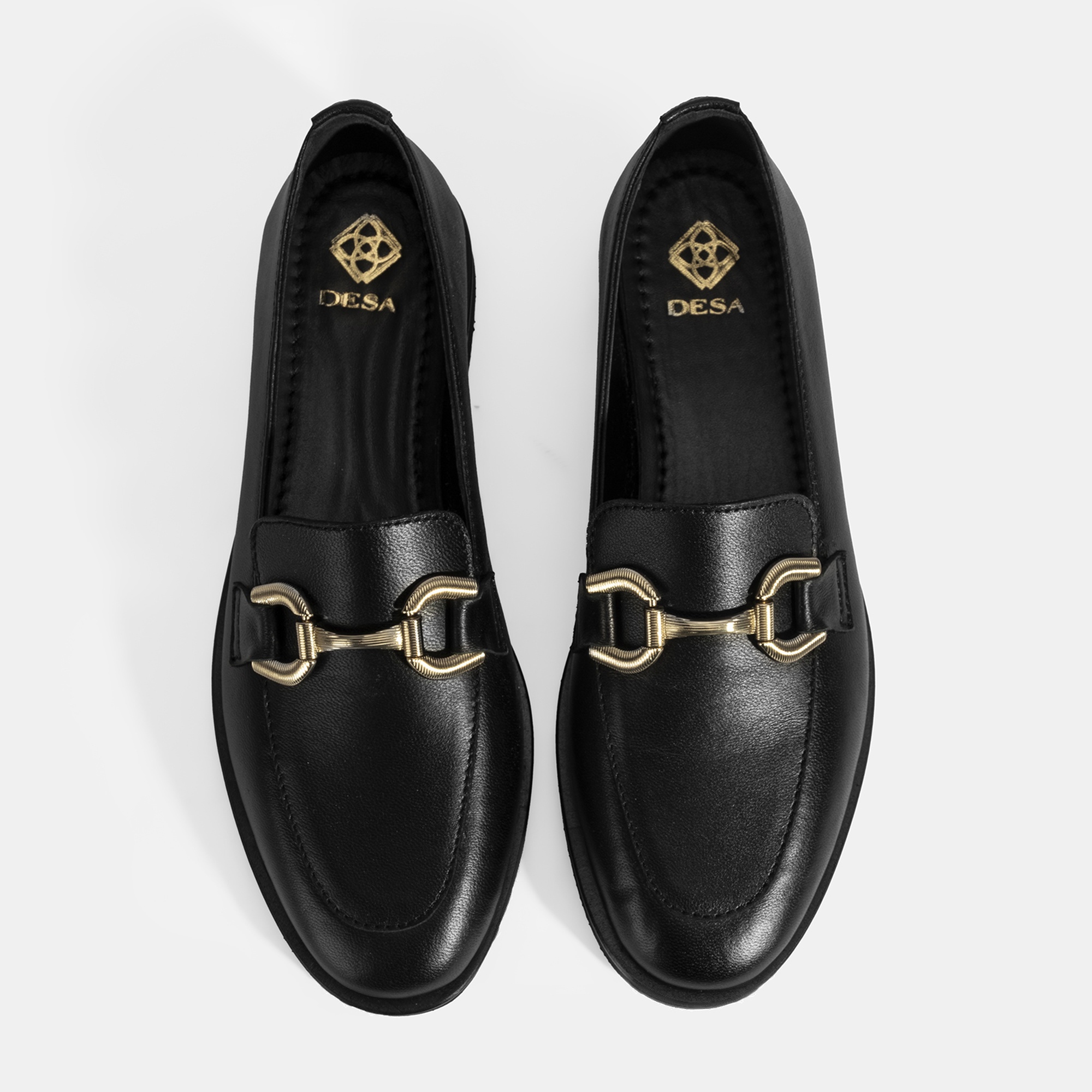 Kadın Siyah Metal Toka Aksesuarlı Deri Loafer