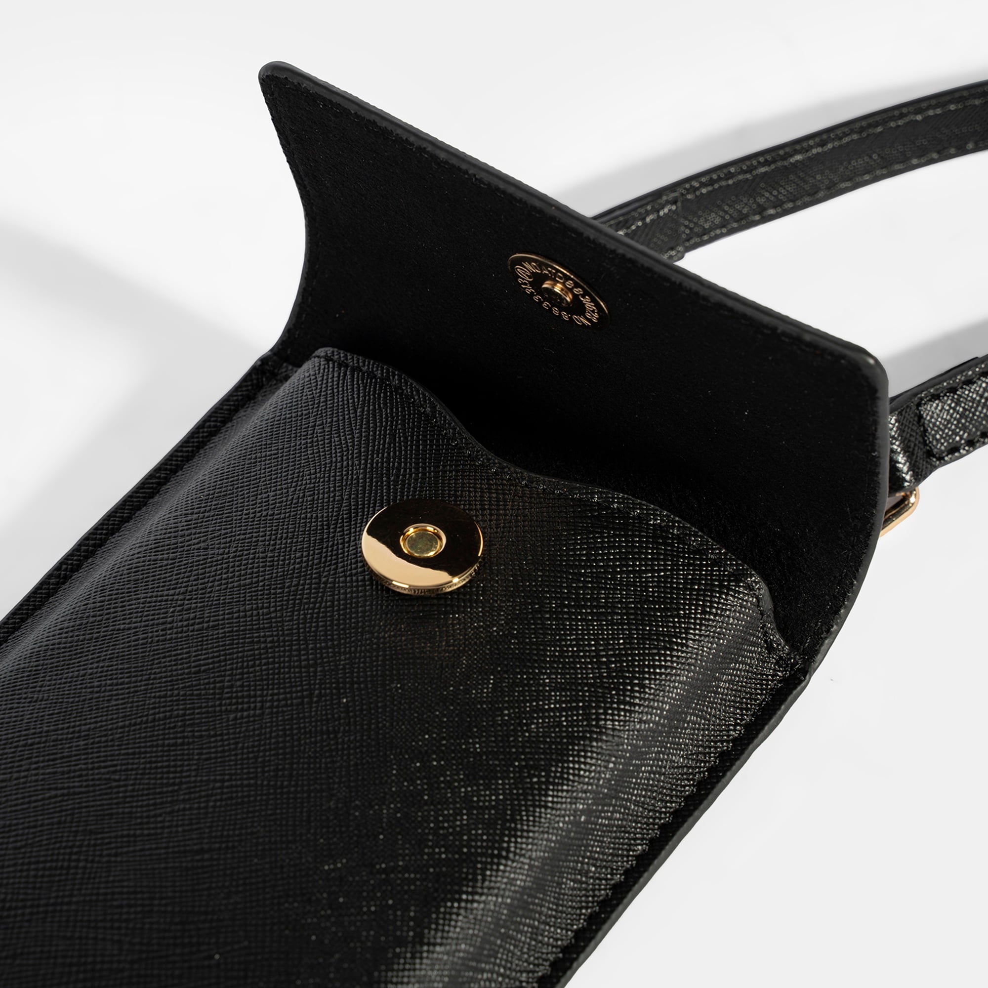 Kadın Siyah Çapraz Telefon Çantası