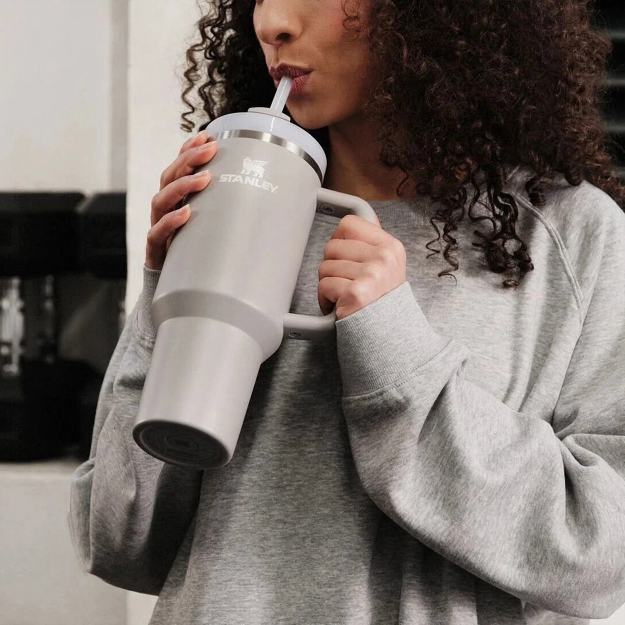 Stanley Quencher Pipetli 1.18 Lt Gri Termos