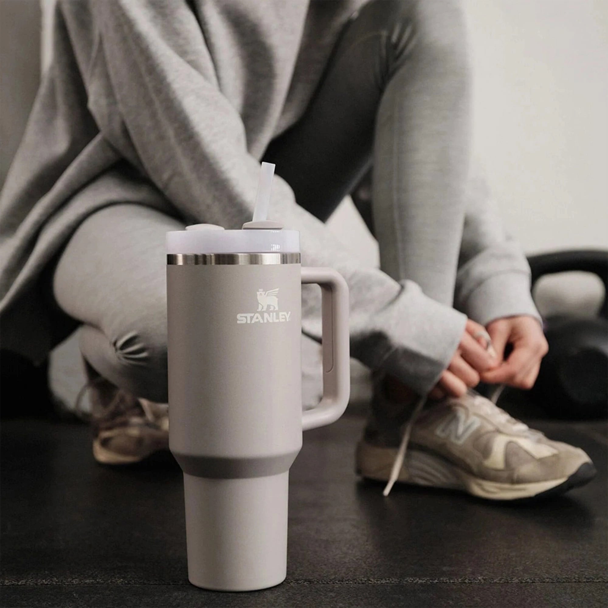 Stanley Quencher Pipetli 1.18 Lt Gri Termos