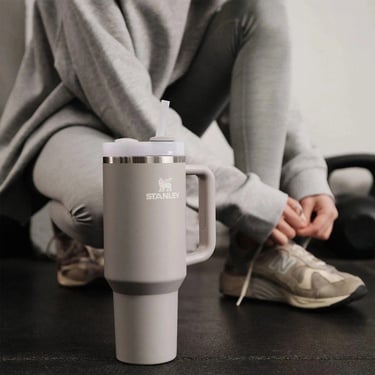  Stanley Quencher Pipetli 1.18 Lt Gri Termos