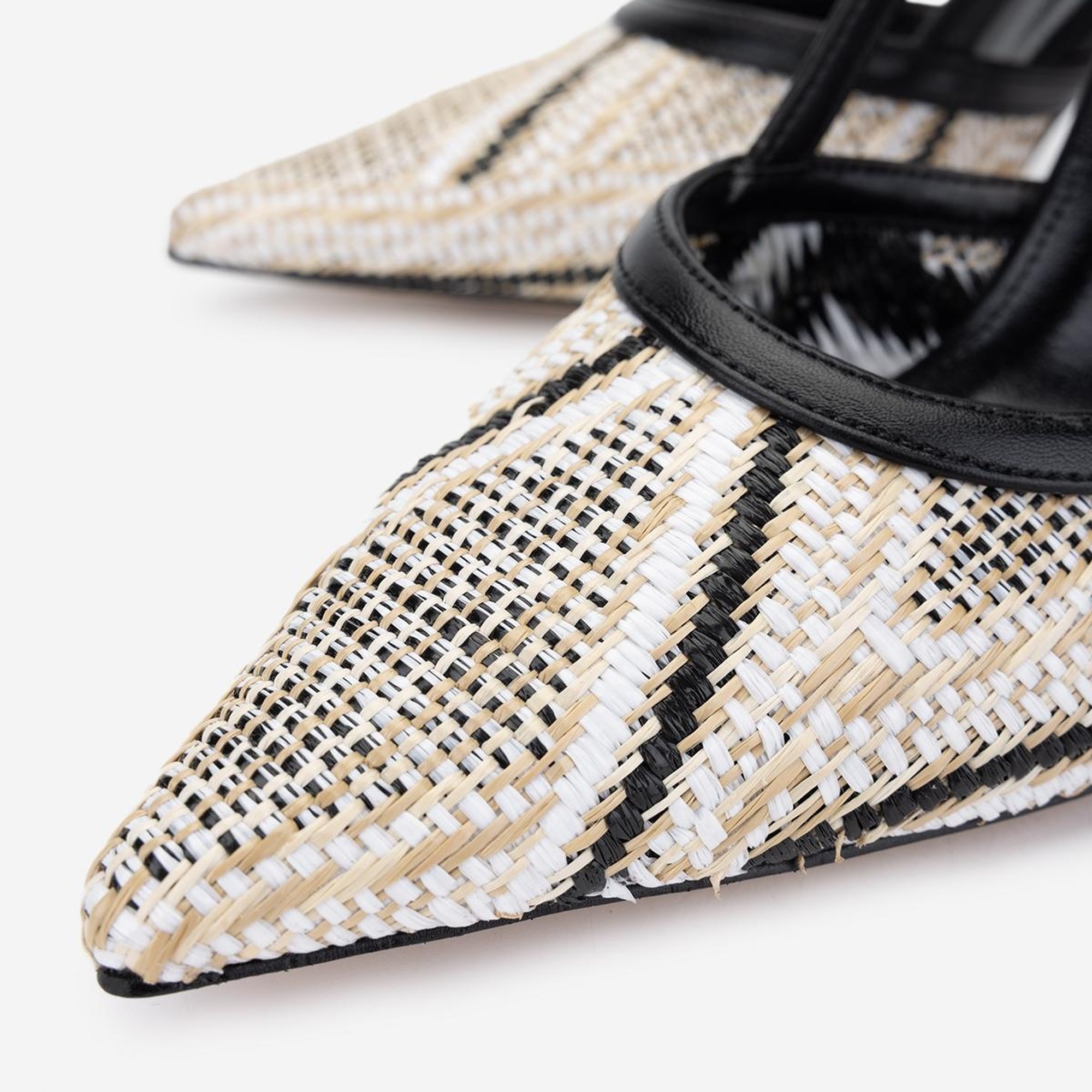 Valmenti Kadın Siyah Topuklu Ayakkabı