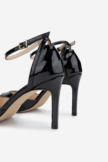  Valmenti Kadın Siyah Rugan Topuklu Ayakkabı