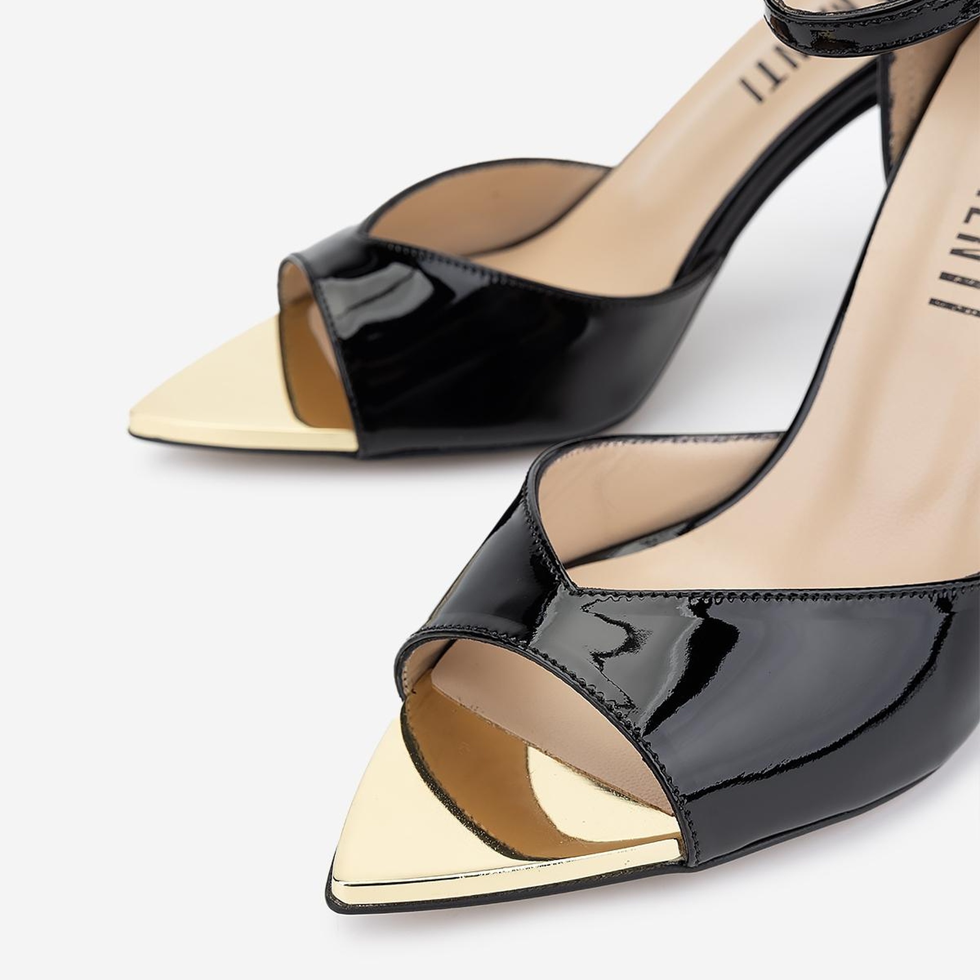 Valmenti Kadın Siyah Rugan Topuklu Ayakkabı