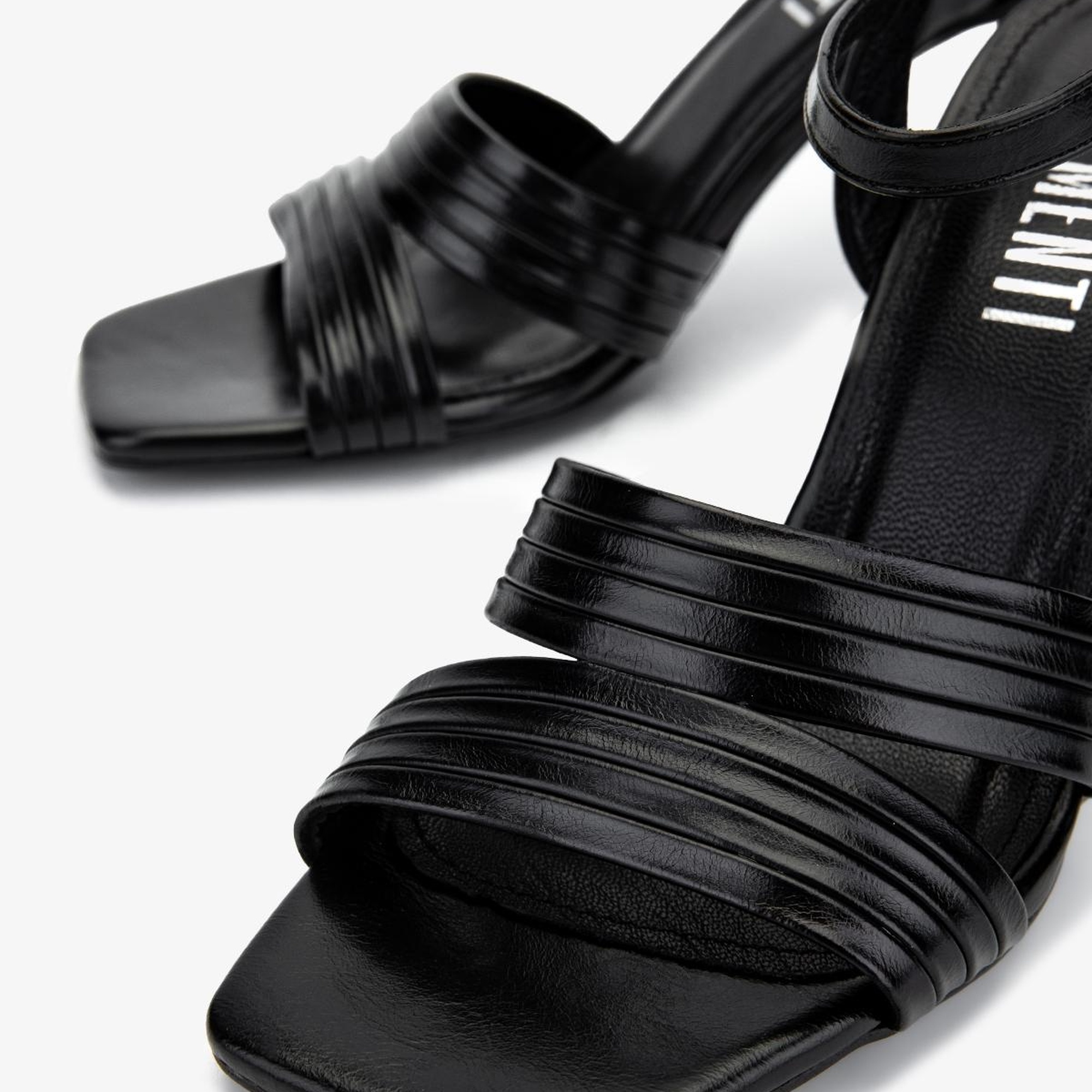 Valmenti Kadın Vegan Siyah Topuklu Ayakkabı