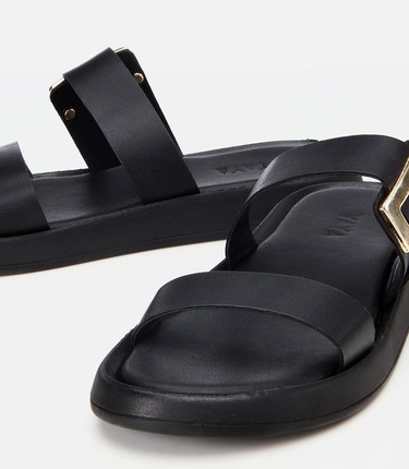  Kadın Siyah Yaya Tokalı Düz Terlik