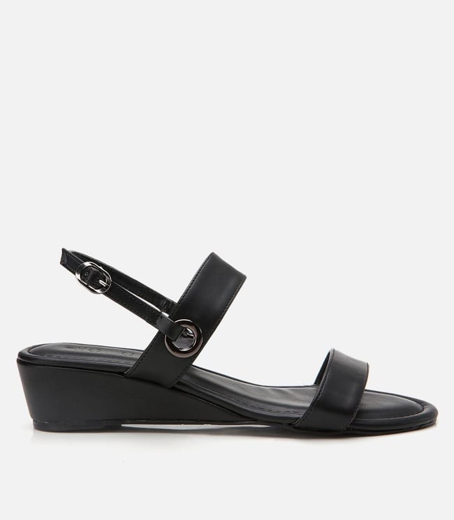  Kadın Siyah Dolgu Topuklu Sandalet