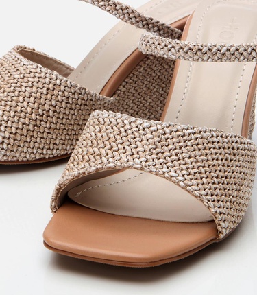  Kadın Bej Hasır Detaylı Dolgu Topuklu Terlik