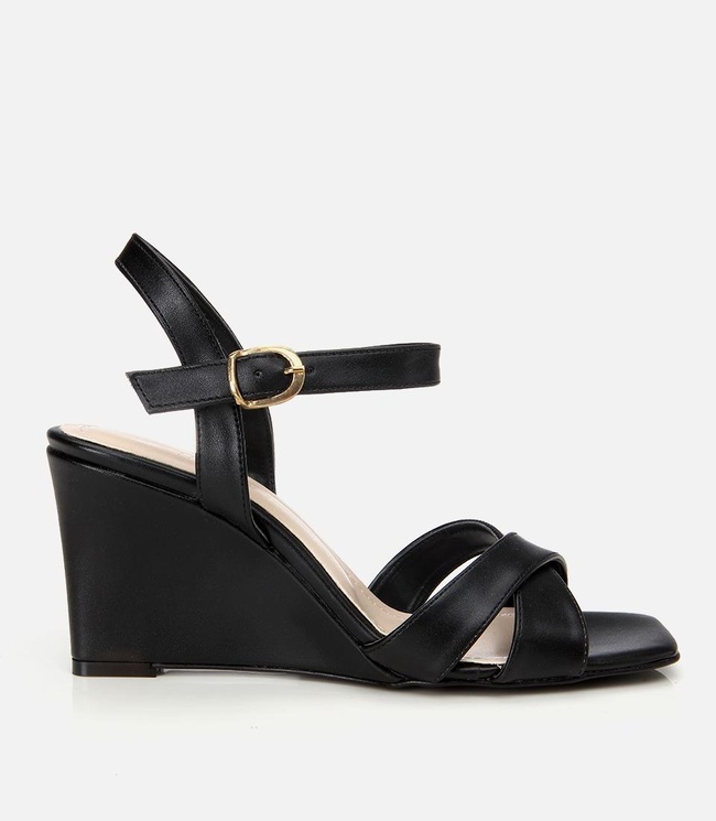  Kadın Siyah Dolgu Topuklu Sandalet